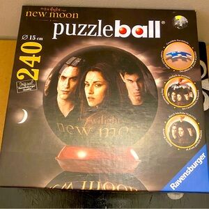 Rare Ravensburger New Moon 3D Puzzleball
